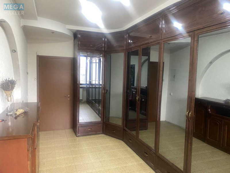 Продаж 4 кімнатної квартири (131/83/10,5), 3 пов. 5 пов. будинку, <a class="location-link" href="/kiev/" title="Недвижимость Київ">Київ</a>, <a class="location-link" href="/kiev/podolskij/" title="Недвижимость Подільський район">Подільський р-н</a>, Ярославський пров., 4 (изображение 10)