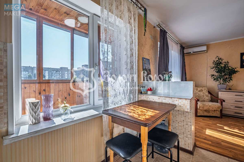 Продаж 1 кімнатної квартири (28/13,3/5,5), 6 пов. 9 пов. будинку, <a class="location-link" href="/kiev/" title="Недвижимость Київ">Київ</a>, <a class="location-link" href="/kiev/svyatoshinskij/" title="Недвижимость Святошинський район">Святошинський р-н</a>, Жолудєва вул., 1 (изображение 7)