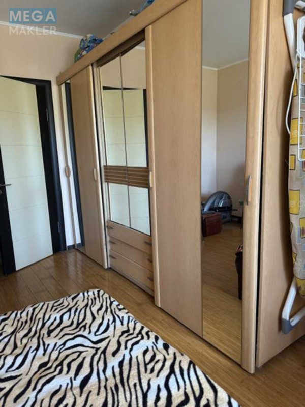 Оренда 3 кімнатної квартири, <a class="location-link" href="/kiev/" title="Недвижимость Київ">Київ</a>, <a class="location-link" href="/kiev/podolskij/" title="Недвижимость Подільський район">Подільський р-н</a>, Свободи просп., 5 (изображение 2)