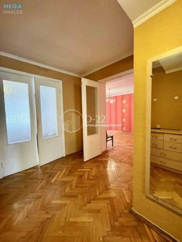 Продаж 3 кімнатної квартири (93/48/9), 1 пов. 9 пов. будинку, <a class="location-link" href="/kiev/" title="Недвижимость Київ">Київ</a>, <a class="location-link" href="/kiev/shevchenkovskij/" title="Недвижимость Шевченківський район">Шевченківський р-н</a>, Стрітенська вулиця, 13 (изображение 9)