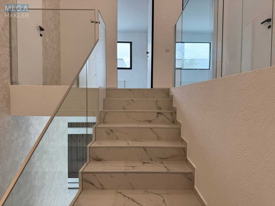 Продаж дома, 2&nbsp;поверху, 280&nbsp;кв.м, 6&nbsp;кімнат, ділянка 8&nbsp;соток, <a class="location-link" href="/petropavlovskaya-borshagovka/" title="Недвижимость Петропавлівська Борщагівка">Петропавлівська Борщагівка</a>, Княгини Ольги, 8 (изображение 15)