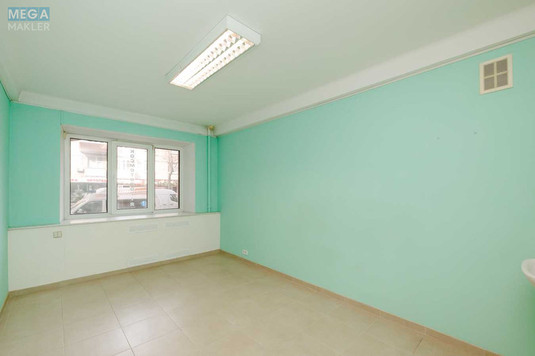 Оренда комерційної нерухомості, 135&nbsp;кв.м, <a class="location-link" href="/kiev/" title="Недвижимость Київ">Київ</a>, <a class="location-link" href="/kiev/solomenskij/" title="Недвижимость Солом'янський район">Солом'янський р-н</a>, Повітрофлотський просп., 52 (изображение 9)