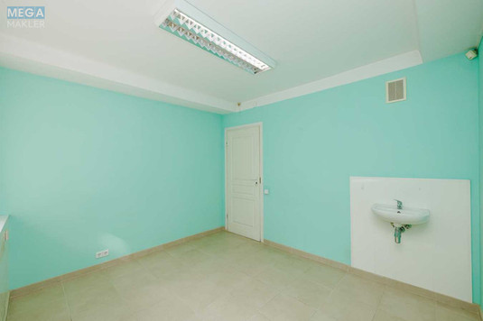 Оренда комерційної нерухомості, 135&nbsp;кв.м, <a class="location-link" href="/kiev/" title="Недвижимость Київ">Київ</a>, <a class="location-link" href="/kiev/solomenskij/" title="Недвижимость Солом'янський район">Солом'янський р-н</a>, Повітрофлотський просп., 52 (изображение 10)