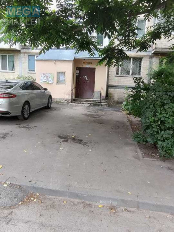 Продаж 3 кімнатної квартири (57,5/?/?), 1 пов. 9 пов. будинку, <a class="location-link" href="/kiev/" title="Недвижимость Київ">Київ</a>, <a class="location-link" href="/kiev/svyatoshinskij/" title="Недвижимость Святошинський район">Святошинський р-н</a>, Жмеринська вул., 16 (изображение 3)