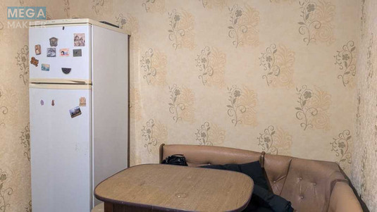 Продаж 3 кімнатної квартири (71/?/8), 9 пов. 9 пов. будинку, <a class="location-link" href="/kiev/" title="Недвижимость Київ">Київ</a>, <a class="location-link" href="/kiev/darnickij/" title="Недвижимость Дарницький район">Дарницький р-н</a>, Вірменська вул., 11 (изображение 2)