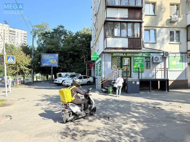 Оренда комерційної нерухомості, 55 кв.м, под магазин, <a class="location-link" href="/kiev/" title="Недвижимость Київ">Київ</a>, <a class="location-link" href="/kiev/solomenskij/" title="Недвижимость Солом'янський район">Солом'янський р-н</a>, Солом`янська вул., 36 (изображение 3)