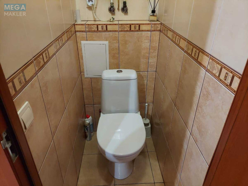 Оренда 1 кімнатної квартири, <a class="location-link" href="/kiev/" title="Недвижимость Київ">Київ</a>, <a class="location-link" href="/kiev/podolskij/" title="Недвижимость Подільський район">Подільський р-н</a>, Свободы просп., 30 (изображение 8)