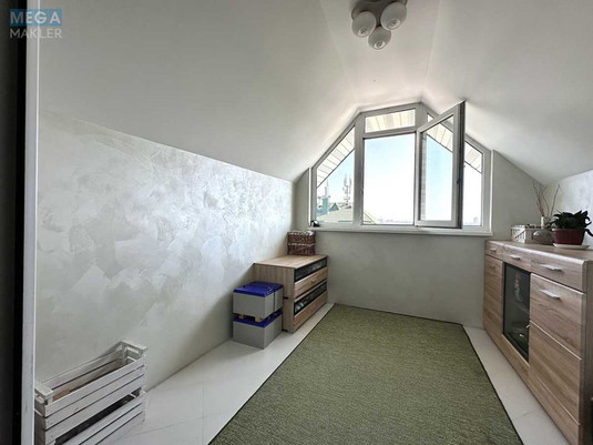 Продаж 3 кімнатної квартири (103/60/25), 5 пов. 5 пов. будинку, <a class="location-link" href="/petropavlovskaya-borshagovka/" title="Недвижимость Петропавлівська Борщагівка">Петропавлівська Борщагівка</a>, Борщагівська, 30а (изображение 2)