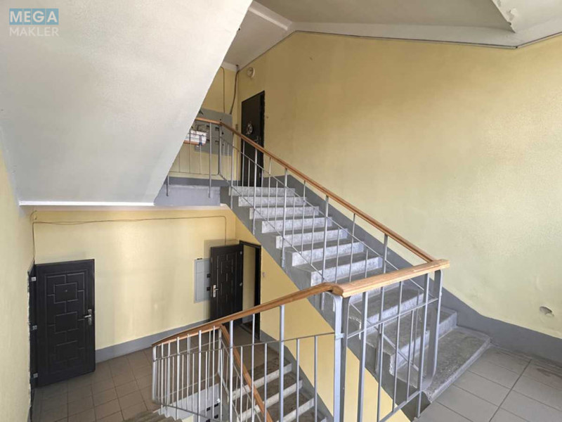 Продаж 3 кімнатної квартири (103/60/25), 5 пов. 5 пов. будинку, <a class="location-link" href="/petropavlovskaya-borshagovka/" title="Недвижимость Петропавлівська Борщагівка">Петропавлівська Борщагівка</a>, Борщагівська, 30а (изображение 6)