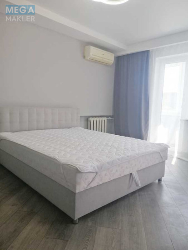 Продаж 1 кімнатної квартири (35/17/7), 9 пов. 9 пов. будинку, <a class="location-link" href="/kiev/" title="Недвижимость Київ">Київ</a>, <a class="location-link" href="/kiev/pecherskij/" title="Недвижимость Печерський район">Печерський р-н</a>, Лаврська вул., 4 (изображение 3)