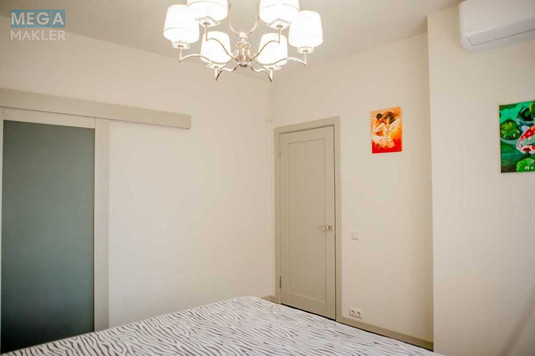 Продаж 3 кімнатної квартири (83/42/6), 12 пов. 24 пов. будинку, <a class="location-link" href="/kiev/" title="Недвижимость Київ">Київ</a>, <a class="location-link" href="/kiev/shevchenkovskij/" title="Недвижимость Шевченківський район">Шевченківський р-н</a>, Полтавская ул., 10 (изображение 9)