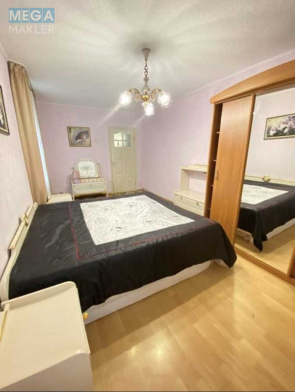 Оренда 3 кімнатної квартири, <a class="location-link" href="/kiev/" title="Недвижимость Київ">Київ</a>, <a class="location-link" href="/kiev/svyatoshinskij/" title="Недвижимость Святошинський район">Святошинський р-н</a>, Гната Юры ул., 2/12 (изображение 2)