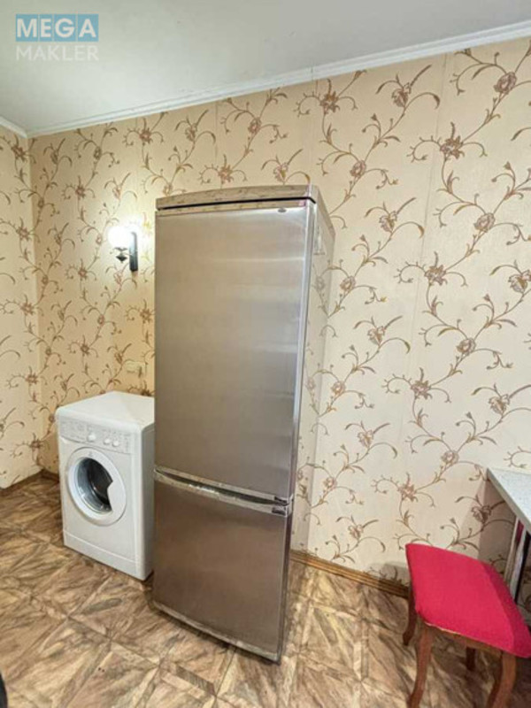 Оренда 3 кімнатної квартири, <a class="location-link" href="/kiev/" title="Недвижимость Київ">Київ</a>, <a class="location-link" href="/kiev/svyatoshinskij/" title="Недвижимость Святошинський район">Святошинський р-н</a>, Гната Юры ул., 2/12 (изображение 11)