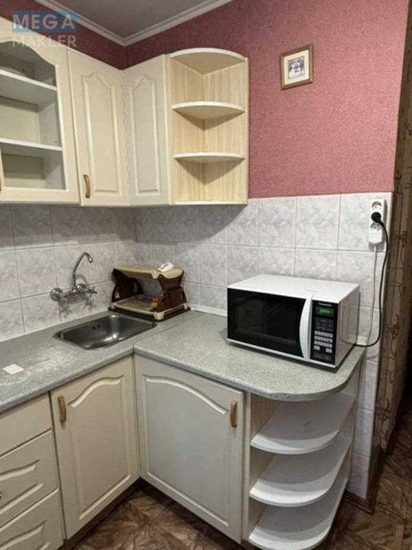 Оренда 3 кімнатної квартири, <a class="location-link" href="/kiev/" title="Недвижимость Київ">Київ</a>, <a class="location-link" href="/kiev/svyatoshinskij/" title="Недвижимость Святошинський район">Святошинський р-н</a>, Гната Юры ул., 2/12 (изображение 12)