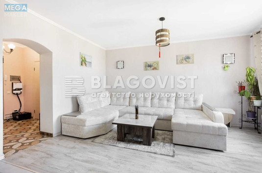 Продаж 4 кімнатної квартири (105/45/25), 5 пов. 6 пов. будинку, <a class="location-link" href="/novye-petrovcy/" title="Недвижимость Нові Петрівці">Нові Петрівці</a>, Петрівська, 9 (изображение 2)