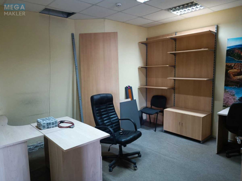 Оренда комерційної нерухомості, 74 кв.м, под офис, <a class="location-link" href="/kiev/" title="Недвижимость Київ">Київ</a>, <a class="location-link" href="/kiev/solomenskij/" title="Недвижимость Солом'янський район">Солом'янський р-н</a>, Радищева ул. (изображение 2)
