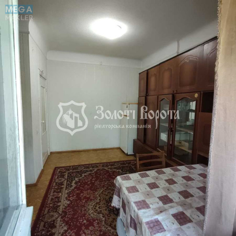 Продаж 2 кімнатної квартири (29/17/4), 5 пов. 5 пов. будинку, <a class="location-link" href="/kiev/" title="Недвижимость Київ">Київ</a>, <a class="location-link" href="/kiev/svyatoshinskij/" title="Недвижимость Святошинський район">Святошинський р-н</a>, Академіка Вернадського бульв., 67 (изображение 2)