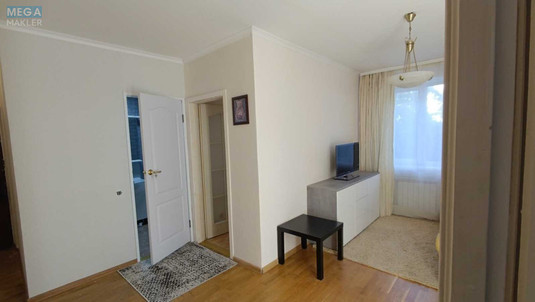 Оренда 2 кімнатної квартири, <a class="location-link" href="/kiev/" title="Недвижимость Київ">Київ</a>, <a class="location-link" href="/kiev/pecherskij/" title="Недвижимость Печерський район">Печерський р-н</a>, Євгена Коновальця вул., 15 (изображение 2)