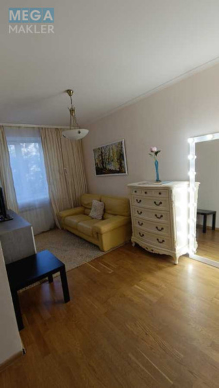 Оренда 2 кімнатної квартири, <a class="location-link" href="/kiev/" title="Недвижимость Київ">Київ</a>, <a class="location-link" href="/kiev/pecherskij/" title="Недвижимость Печерський район">Печерський р-н</a>, Євгена Коновальця вул., 15 (изображение 4)