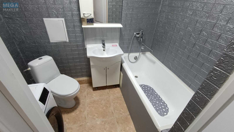 Оренда 2 кімнатної квартири, <a class="location-link" href="/kiev/" title="Недвижимость Київ">Київ</a>, <a class="location-link" href="/kiev/pecherskij/" title="Недвижимость Печерський район">Печерський р-н</a>, Євгена Коновальця вул., 15 (изображение 10)