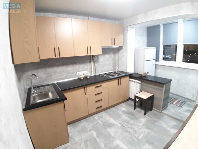 Оренда 1 кімнатної квартири, <a class="location-link" href="/kiev/" title="Недвижимость Київ">Київ</a>, <a class="location-link" href="/kiev/obolonskij/" title="Недвижимость Оболонський район">Оболонський р-н</a>, Оболонская пл., 1 (изображение 5)