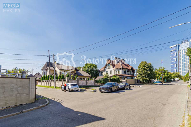 Продаж дома, 2&nbsp;поверху, 444&nbsp;кв.м, 4&nbsp;кімнати, ділянка 4&nbsp;сотки, <a class="location-link" href="/kiev/" title="Недвижимость Київ">Київ</a>, <a class="location-link" href="/kiev/pecherskij/" title="Недвижимость Печерський район">Печерський р-н</a>, Звіринецька вул., 83/29 (изображение 18)