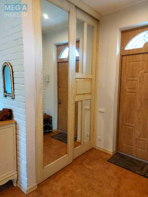 Продаж дома, 2 поверху, 263 кв.м, 4 кімнати, ділянка 17 соток, <a class="location-link" href="/marhalovka/" title="Недвижимость Мархалівка">Мархалівка</a>, 1 травня (изображение 3)