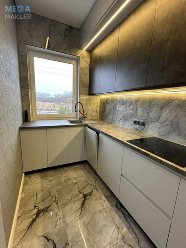 Продаж дома, 2 поверху, 110 кв.м, 3 кімнати, ділянка 2,50 сотки, <a class="location-link" href="/uzhgorod/" title="Недвижимость Ужгород">Ужгород</a>, вул.Загорська (изображение 4)