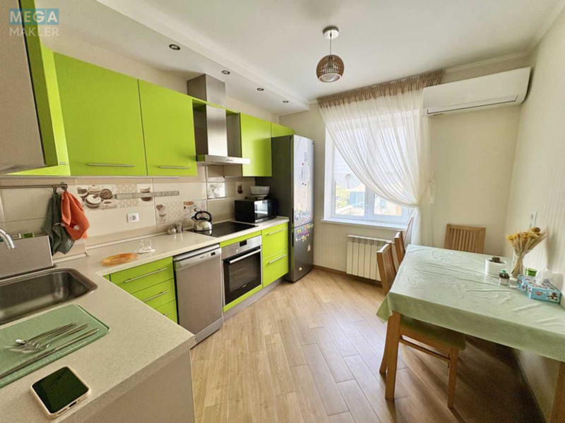 Оренда 3 кімнатної квартири, <a class="location-link" href="/kiev/" title="Недвижимость Київ">Київ</a>, <a class="location-link" href="/kiev/solomenskij/" title="Недвижимость Солом'янський район">Солом'янський р-н</a>, Червона вул., 7 (изображение 4)