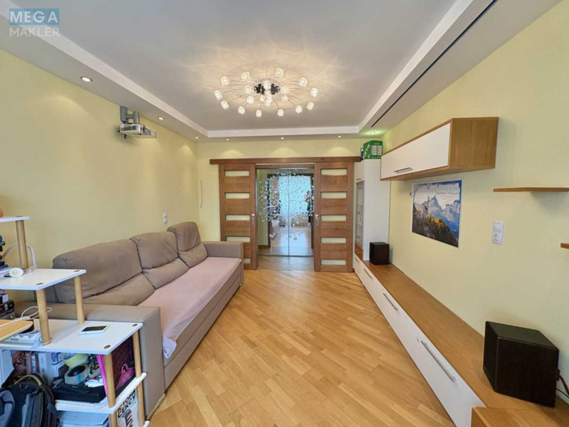 Оренда 3 кімнатної квартири, <a class="location-link" href="/kiev/" title="Недвижимость Київ">Київ</a>, <a class="location-link" href="/kiev/solomenskij/" title="Недвижимость Солом'янський район">Солом'янський р-н</a>, Червона вул., 7 (изображение 8)