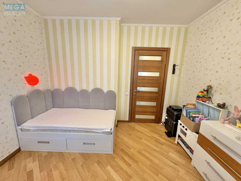 Оренда 3 кімнатної квартири, <a class="location-link" href="/kiev/" title="Недвижимость Київ">Київ</a>, <a class="location-link" href="/kiev/solomenskij/" title="Недвижимость Солом'янський район">Солом'янський р-н</a>, Червона вул., 7 (изображение 14)