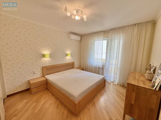 Оренда 3 кімнатної квартири, <a class="location-link" href="/kiev/" title="Недвижимость Київ">Київ</a>, <a class="location-link" href="/kiev/solomenskij/" title="Недвижимость Солом'янський район">Солом'янський р-н</a>, Червона вул., 7 (изображение 19)