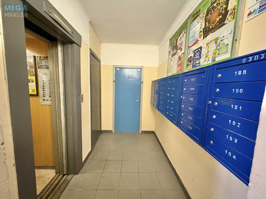 Оренда 3 кімнатної квартири, <a class="location-link" href="/kiev/" title="Недвижимость Київ">Київ</a>, <a class="location-link" href="/kiev/solomenskij/" title="Недвижимость Солом'янський район">Солом'янський р-н</a>, Червона вул., 7 (изображение 22)