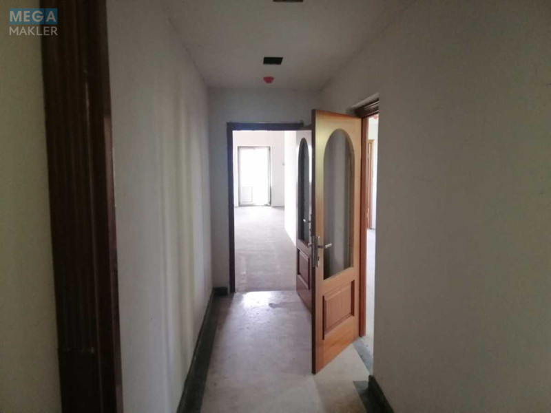 Продаж комерційної нерухомості, 860,40&nbsp;кв.м, под офис, <a class="location-link" href="/kiev/" title="Недвижимость Київ">Київ</a>, <a class="location-link" href="/kiev/solomenskij/" title="Недвижимость Солом'янський район">Солом'янський р-н</a>, Відрадний просп., 50 (изображение 2)