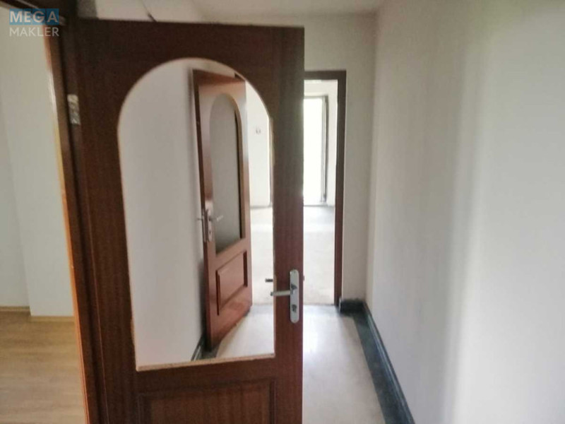 Продаж комерційної нерухомості, 860,40&nbsp;кв.м, под офис, <a class="location-link" href="/kiev/" title="Недвижимость Київ">Київ</a>, <a class="location-link" href="/kiev/solomenskij/" title="Недвижимость Солом'янський район">Солом'янський р-н</a>, Відрадний просп., 50 (изображение 6)