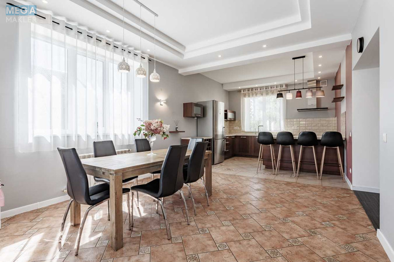 Продаж дома, 2 поверху, 233 кв.м, 6 кімнат, ділянка 12 соток, <a class="location-link" href="/hotov/" title="Недвижимость Хотів">Хотів</a>, Спортивна (изображение 7)