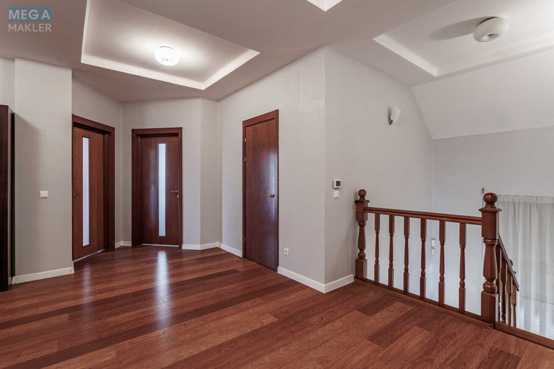 Продаж дома, 2 поверху, 233 кв.м, 6 кімнат, ділянка 12 соток, <a class="location-link" href="/hotov/" title="Недвижимость Хотів">Хотів</a>, Спортивна (изображение 10)