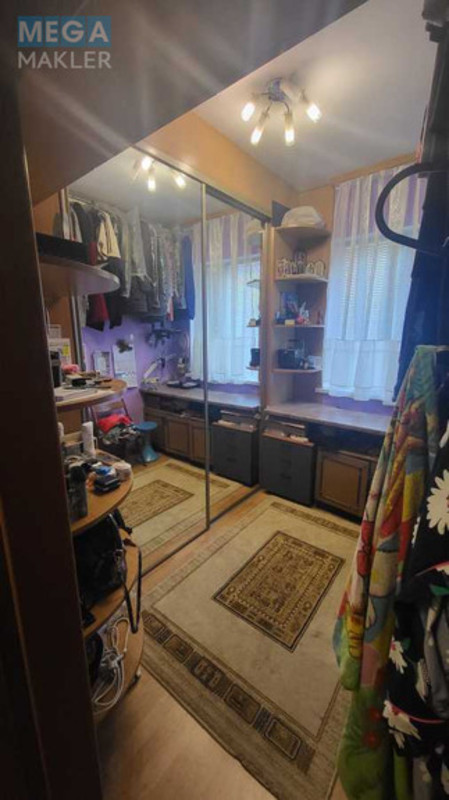 Продаж дома, 3 поверху, 233 кв.м, 6 кімнат, ділянка 6 соток, <a class="location-link" href="/kiev/" title="Недвижимость Київ">Київ</a>, <a class="location-link" href="/kiev/darnickij/" title="Недвижимость Дарницький район">Дарницький р-н</a>, 59-а Садова вул. (изображение 4)