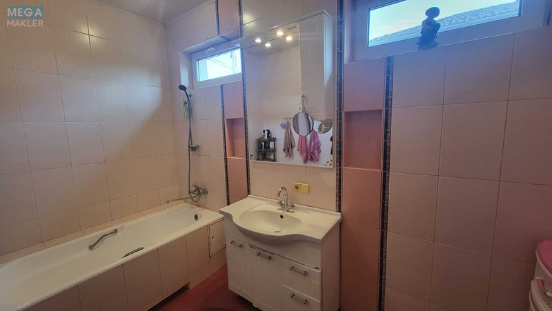 Продаж дома, 3 поверху, 233 кв.м, 6 кімнат, ділянка 6 соток, <a class="location-link" href="/kiev/" title="Недвижимость Київ">Київ</a>, <a class="location-link" href="/kiev/darnickij/" title="Недвижимость Дарницький район">Дарницький р-н</a>, 59-а Садова вул. (изображение 8)