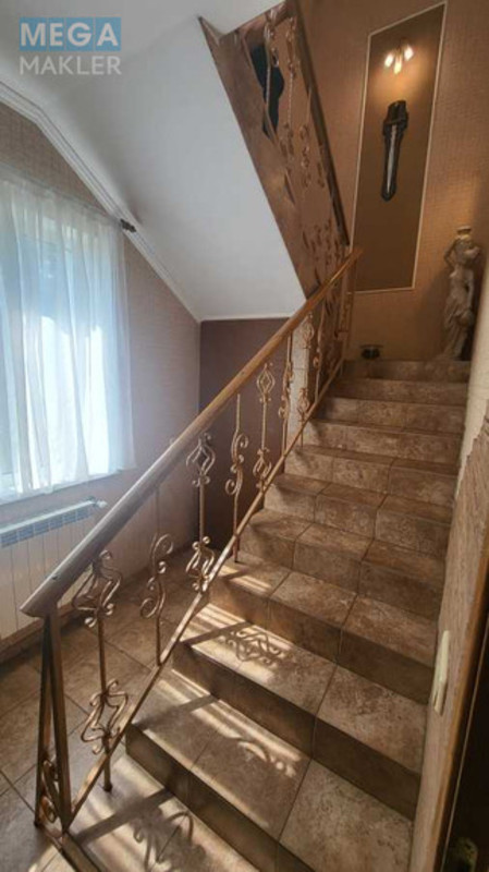 Продаж дома, 3 поверху, 233 кв.м, 6 кімнат, ділянка 6 соток, <a class="location-link" href="/kiev/" title="Недвижимость Київ">Київ</a>, <a class="location-link" href="/kiev/darnickij/" title="Недвижимость Дарницький район">Дарницький р-н</a>, 59-а Садова вул. (изображение 15)