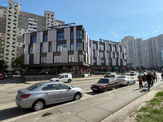Оренда окремої будівлі/побудови, 600&nbsp;кв.м, <a class="location-link" href="/kiev/" title="Недвижимость Київ">Київ</a>, <a class="location-link" href="/kiev/darnickij/" title="Недвижимость Дарницький район">Дарницький р-н</a>, Олександра Мишуги вул., 1 (изображение 2)