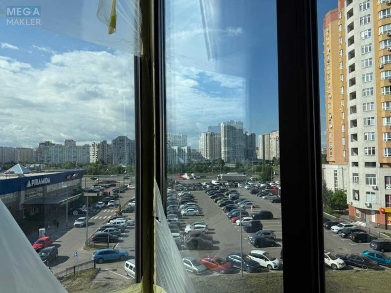 Оренда окремої будівлі/побудови, 600&nbsp;кв.м, <a class="location-link" href="/kiev/" title="Недвижимость Київ">Київ</a>, <a class="location-link" href="/kiev/darnickij/" title="Недвижимость Дарницький район">Дарницький р-н</a>, Олександра Мишуги вул., 1 (изображение 4)