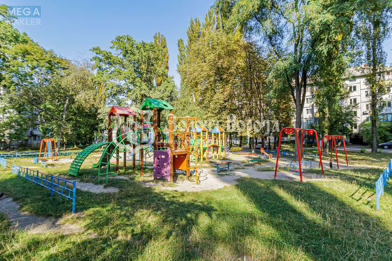 Продаж 2 кімнатної квартири (45/25/7), 3 пов. 5 пов. будинку, <a class="location-link" href="/kiev/" title="Недвижимость Київ">Київ</a>, <a class="location-link" href="/kiev/shevchenkovskij/" title="Недвижимость Шевченківський район">Шевченківський р-н</a>, Академіка Туполєва вул., 15б (изображение 17)