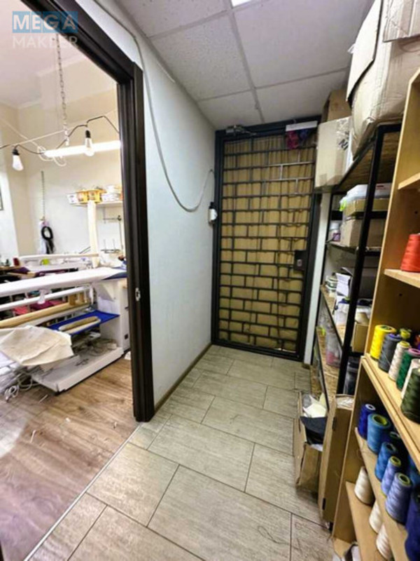 Оренда комерційної нерухомості, 125&nbsp;кв.м, <a class="location-link" href="/kiev/" title="Недвижимость Київ">Київ</a>, <a class="location-link" href="/kiev/pecherskij/" title="Недвижимость Печерський район">Печерський р-н</a>, Щорса вул., 32Г (изображение 8)
