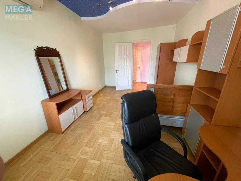Оренда 3 кімнатної квартири, <a class="location-link" href="/kiev/" title="Недвижимость Київ">Київ</a>, <a class="location-link" href="/kiev/pecherskij/" title="Недвижимость Печерський район">Печерський р-н</a>, Антоновича вул., 140 (изображение 10)