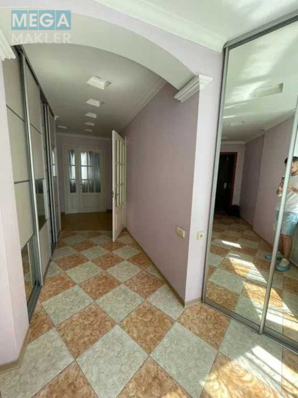 Оренда 3 кімнатної квартири, <a class="location-link" href="/kiev/" title="Недвижимость Київ">Київ</a>, <a class="location-link" href="/kiev/pecherskij/" title="Недвижимость Печерський район">Печерський р-н</a>, Антоновича вул., 140 (изображение 13)