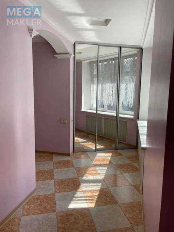 Оренда 3 кімнатної квартири, <a class="location-link" href="/kiev/" title="Недвижимость Київ">Київ</a>, <a class="location-link" href="/kiev/pecherskij/" title="Недвижимость Печерський район">Печерський р-н</a>, Антоновича вул., 140 (изображение 17)