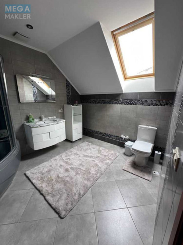 Продаж дома, 3 поверху, 500 кв.м, 9 кімнат, ділянка 12 соток, <a class="location-link" href="/uzhgorod/" title="Недвижимость Ужгород">Ужгород</a>, вул.Генерала Свободи (изображение 19)