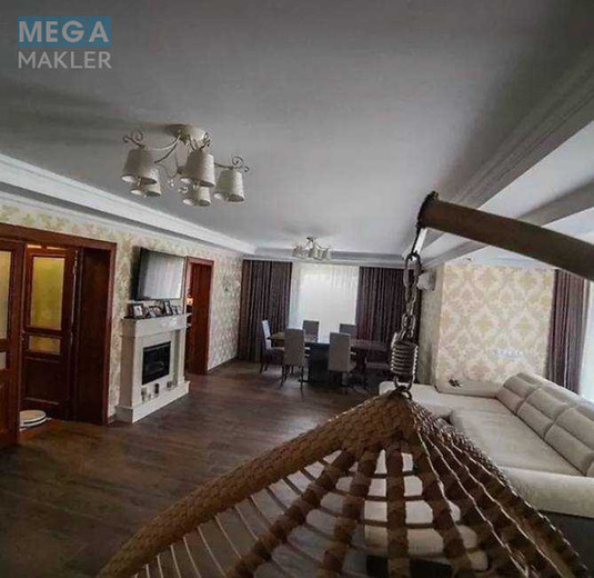 Продаж дома, 2&nbsp;поверху, 350&nbsp;кв.м, 5&nbsp;кімнат, ділянка 10&nbsp;соток, <a class="location-link" href="/rovno/" title="Недвижимость Рівне">Рівне</a>, Свободи (изображение 6)