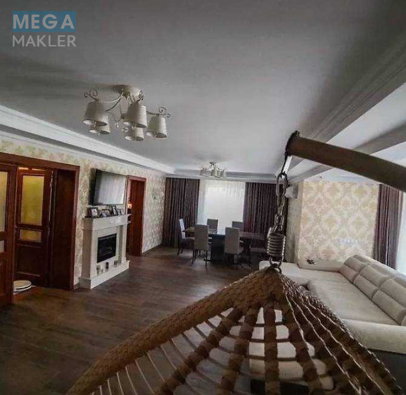Продаж дома, 2 поверху, 350 кв.м, 5 кімнат, ділянка 10 соток, <a class="location-link" href="/rovno/" title="Недвижимость Рівне">Рівне</a>, Свободи (изображение 6)